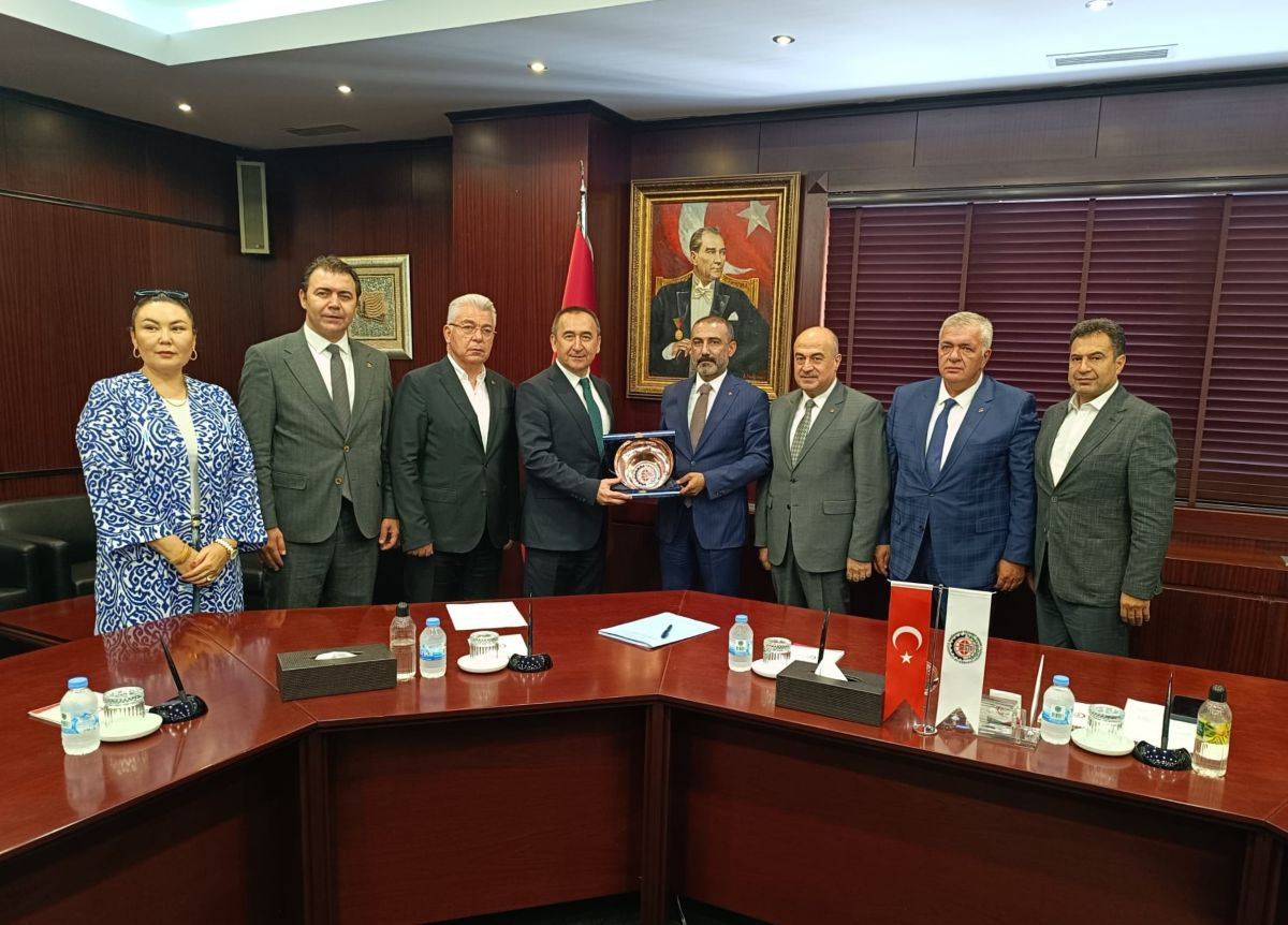 NTO Başkanı Mehmet Özyurt, Özbekistan Büyükelçisi ile Gaziantep’te Düzenlenen Başkanlar Toplantısına Katıldı