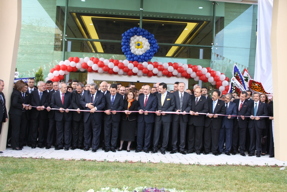 NTO Gaziantep Sanayi Odası’nın yeni hizmet binasının açılışına katıldı.