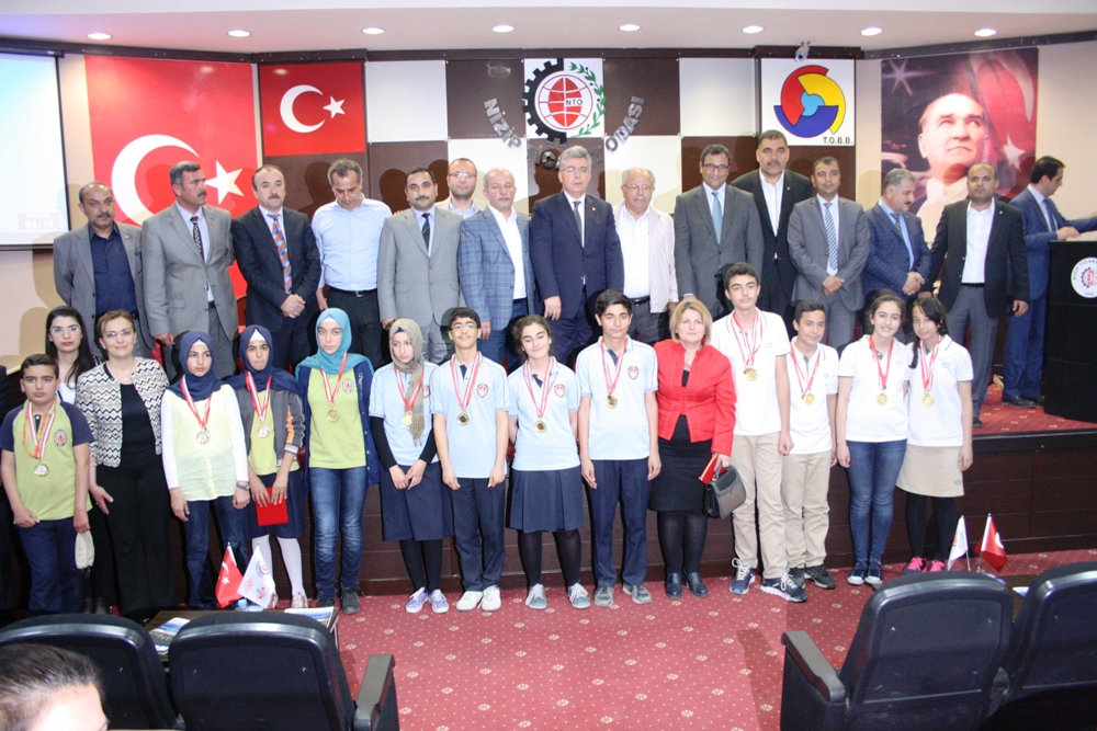Nizip Ticaret Odası Sponsorluğunda Düzenlenen Bilgi Yarışması Finali Yapıldı